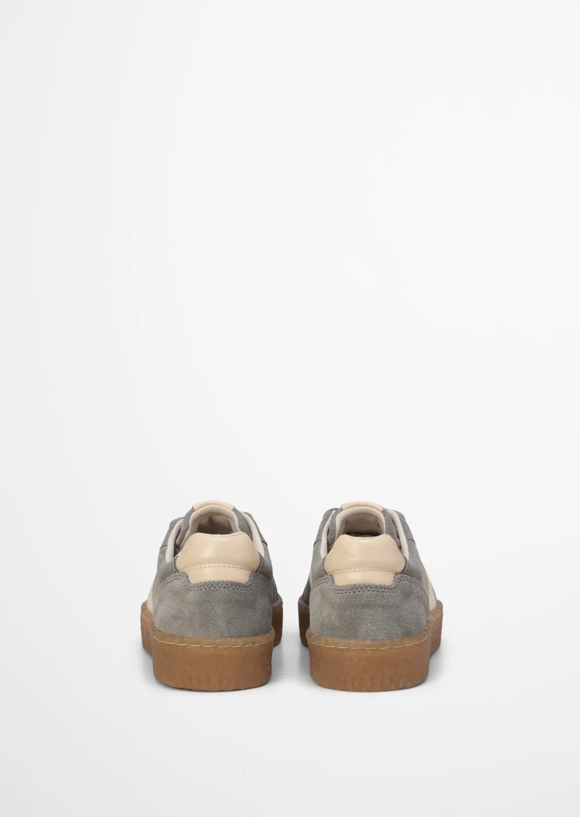 Sneaker Model Cortney aus softem Veloursleder